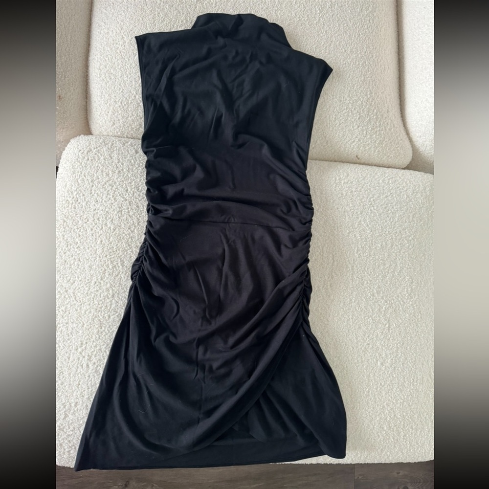 Aritzia Wilfred - midi LBD